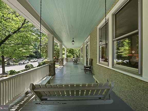 3rd image of 3839 Livingston St NW