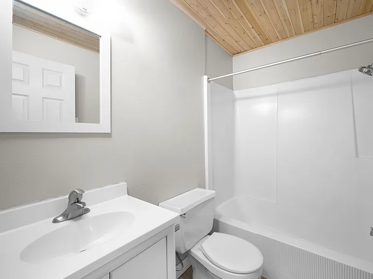 423 Seward Ave #2 — Photo 8