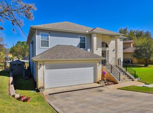 307 Robinhood Ln, Marble Falls, TX 78654