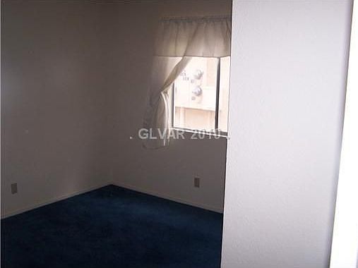 5th image of 917 Rockview Dr Unit 102