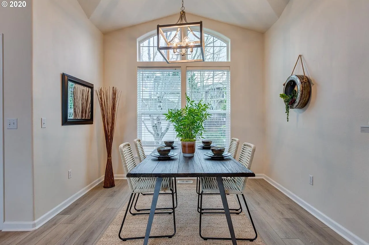 3 bed, 1996 sqft, $2,750 — Photo 4