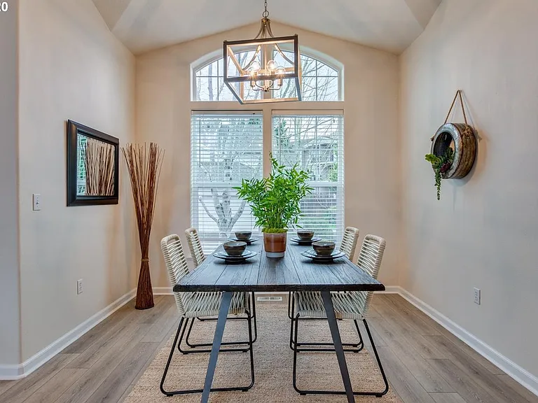 15059 NW Elaina Ct — Photo 4
