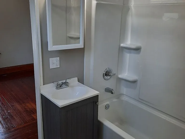1615 Ferry St — Photo 20