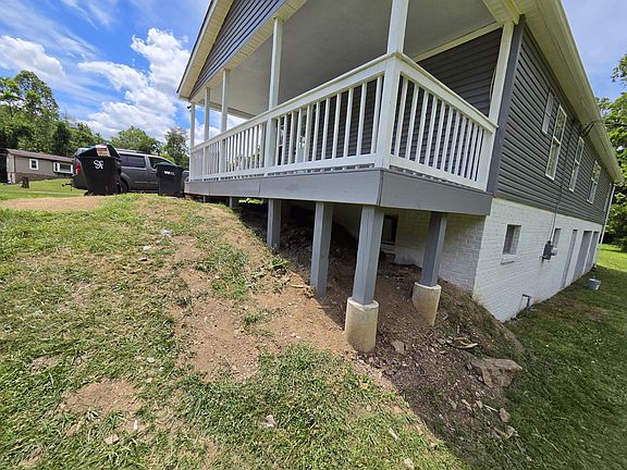 3rd image of 120 Blythe Rd