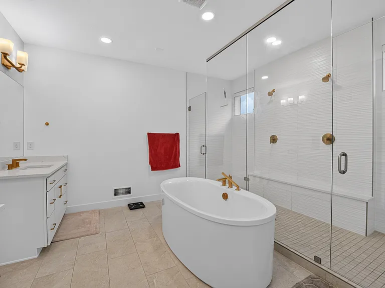 5868 Santa Cruz Point — Photo 32