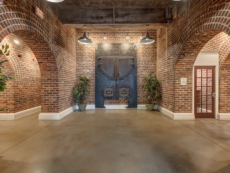 815 Porter St #407 — Photo 21