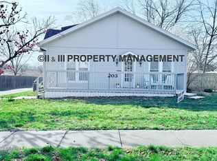 203 E 1st St, Lees Summit, MO 64063