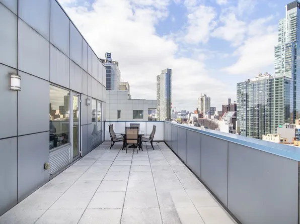 44-27 Purves St #15C, Long Island City, NY 11101