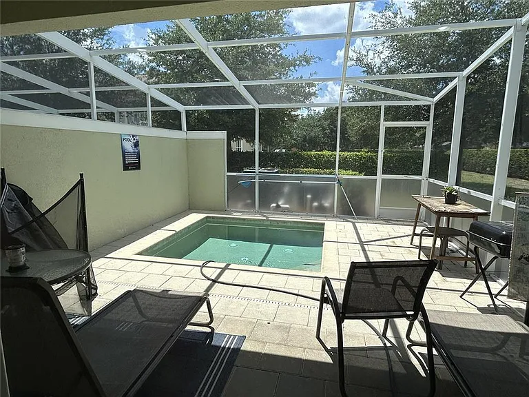 1421 Retreat Cir — Photo 12