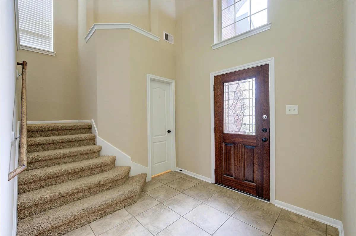 Building Photo - 26727 Henson Falls Dr