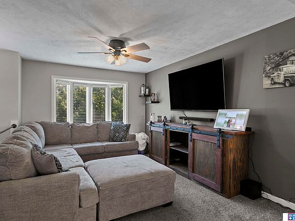 5th image of 4633 Hallcliffe Rd