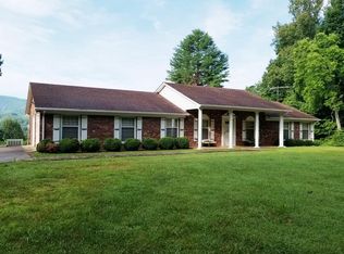 476 Crestview Rd, Stuart, VA 24171
