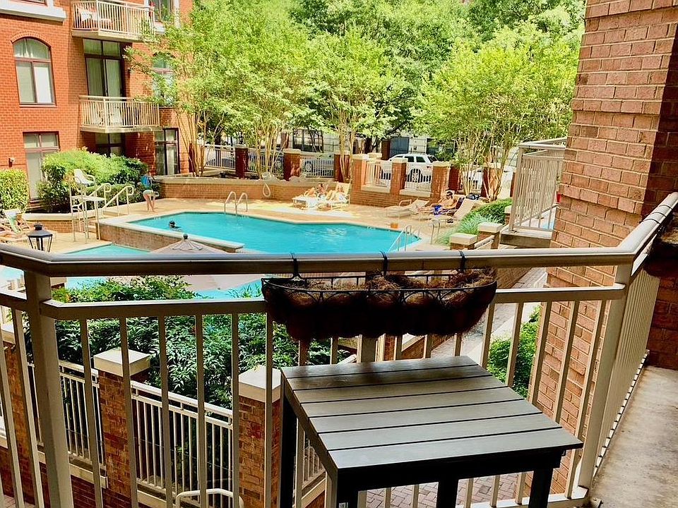 1st image of 1201 N Garfield St APT 203
