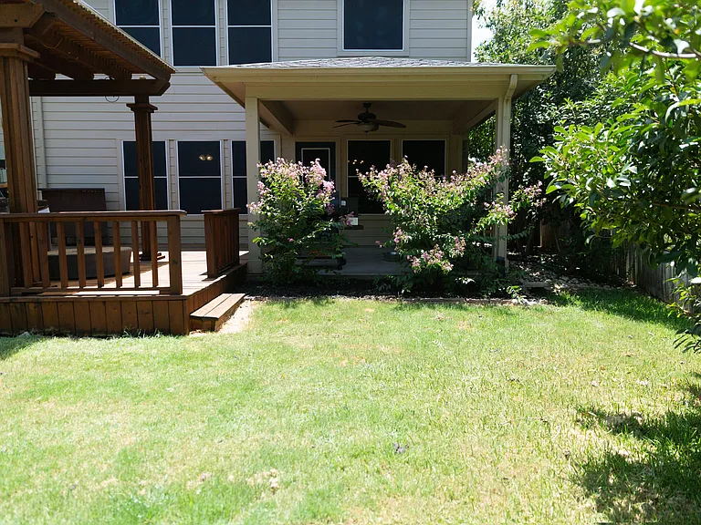 218 Mulberry Dr — Photo 22