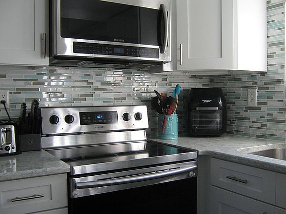 5th image of 462 Plantation Dr
