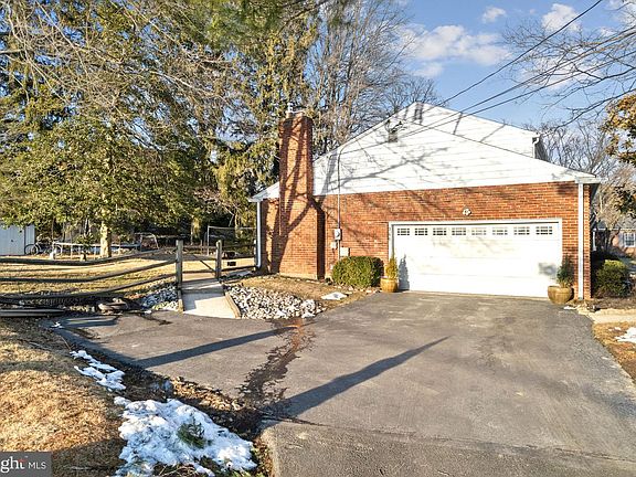 2nd image of 306 S Providence Rd