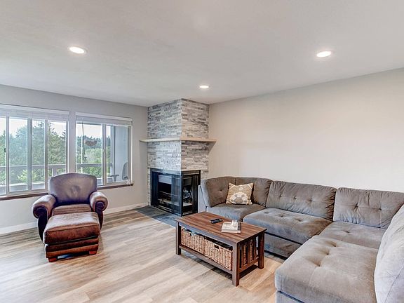2nd image of 23501 Lakeview Dr Unit D203