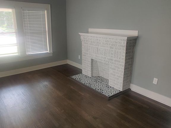 2nd image of 3717 Meadowbrook Dr