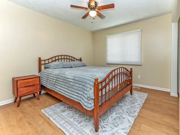 1540 Burcham Dr, East Lansing, MI 48823