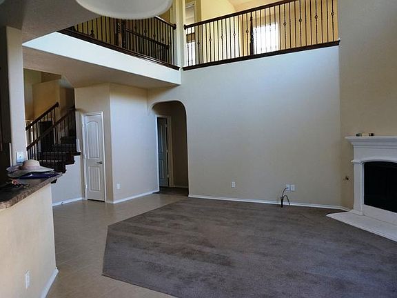 5th image of 1109 Lake Hollow Dr