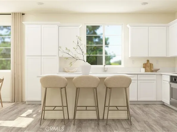1330 Thunderbolt Ln, Rialto, CA 92376