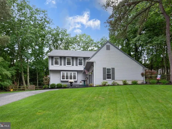 10 Beacon Pl, Voorhees, NJ 08043