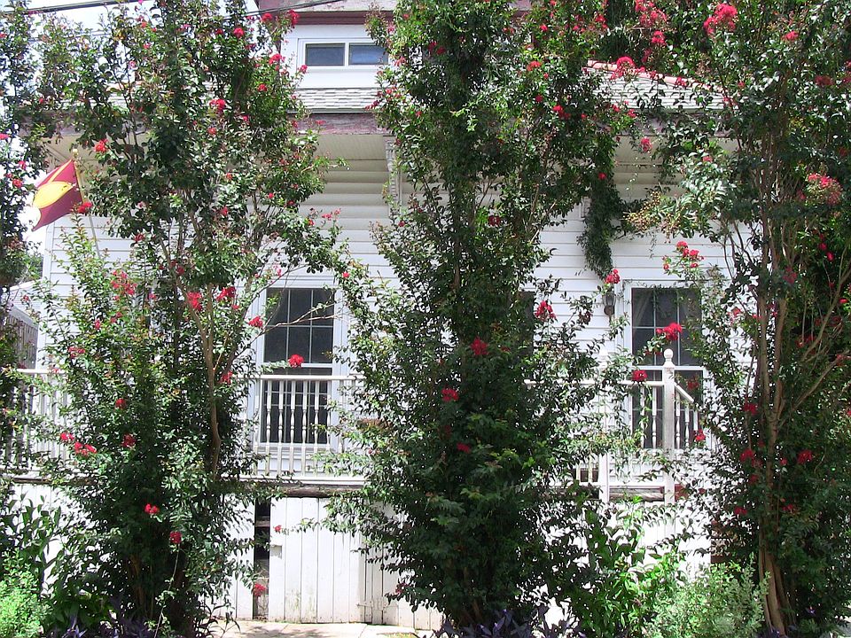 1st image of 4521 Saint Peter St