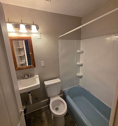 5th image of 2525 Peach St #B