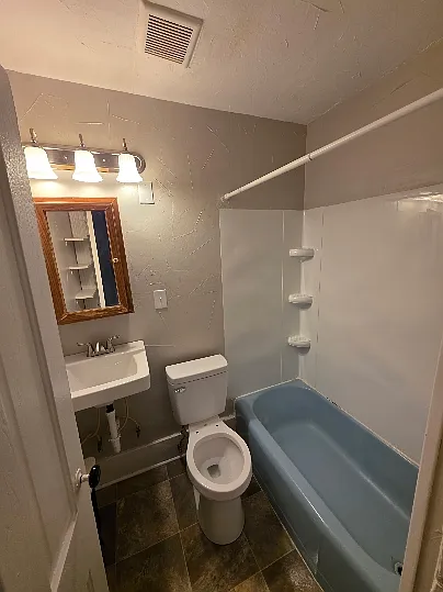 2525 Peach St #B — Photo 5