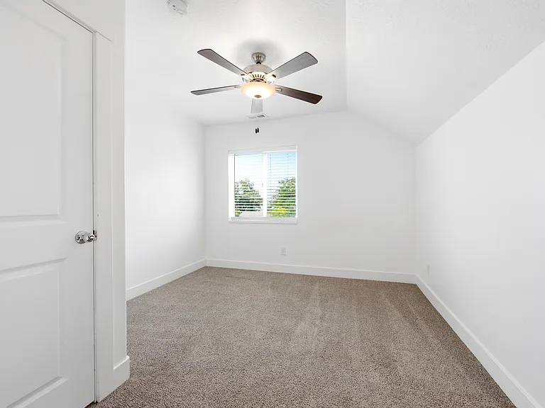 1588 N 325 W — Photo 13