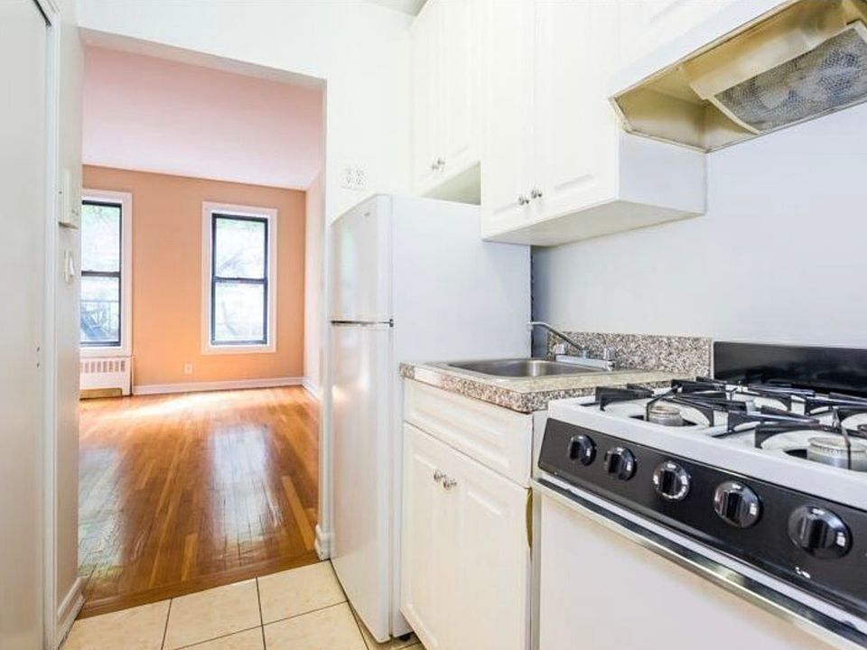 2nd image of 313 E 73rd St APT 2A