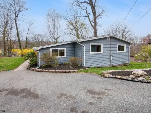 10 Laurel Trail, Kinnelon Boro, NJ 07405