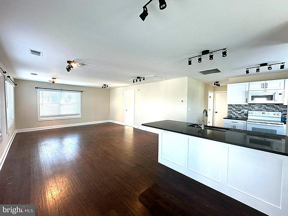 5th image of 5230 Breezy Point Rd #203