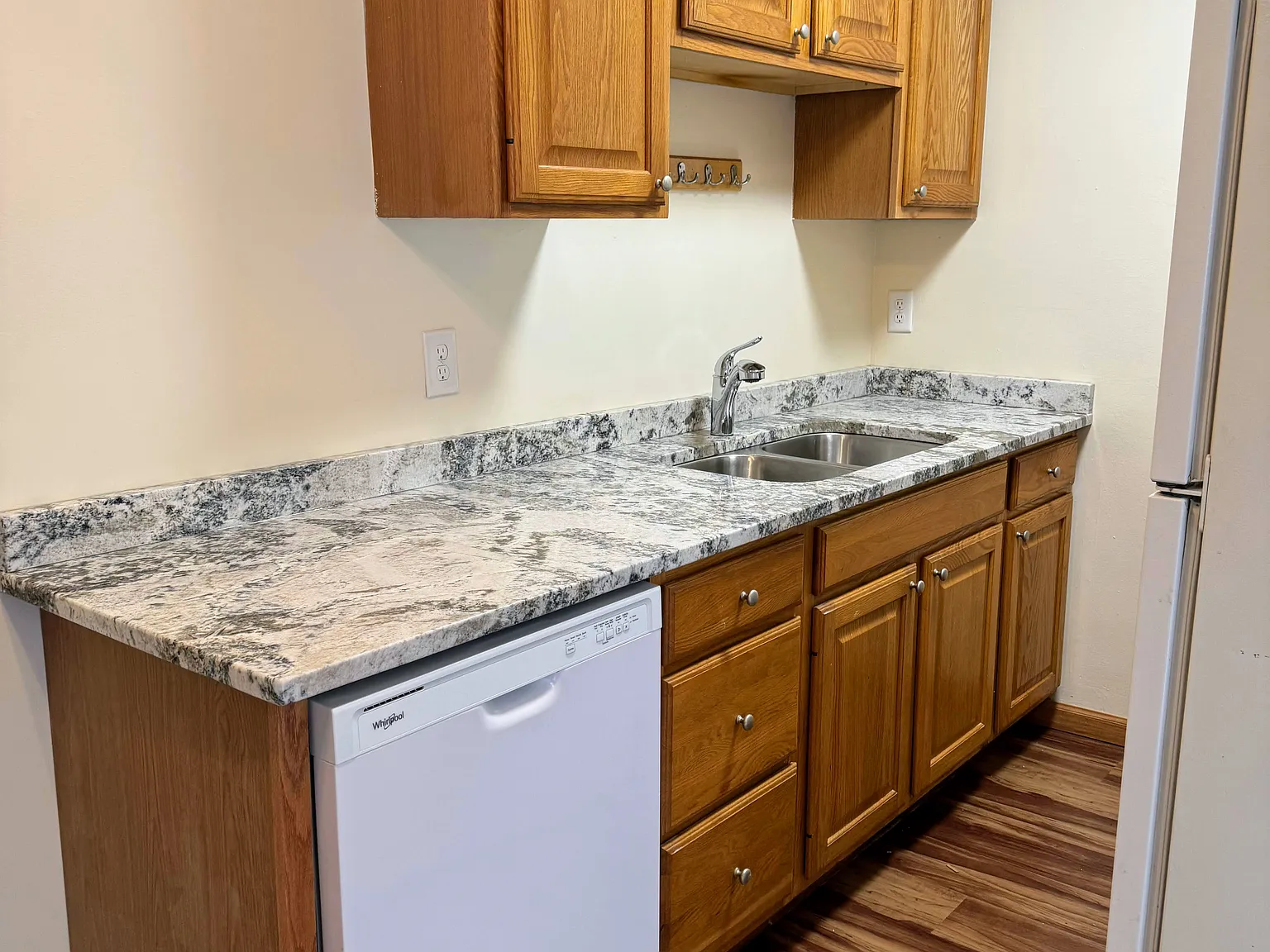 425 University Ave SE — Photo 4