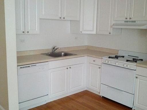 3rd image of 3955 N Lamon Ave APT 306