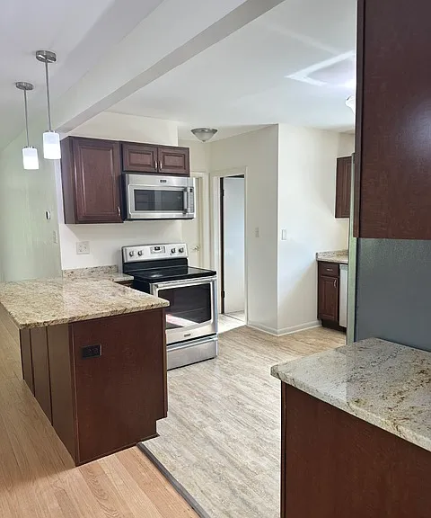 2315 S Lombardy Ln — Photo 8