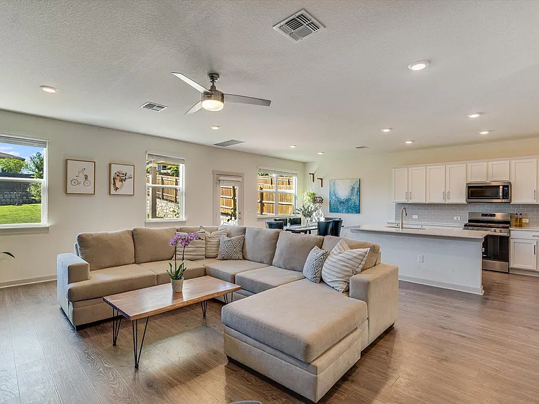 2405 Sisterdale Ln — Photo 5