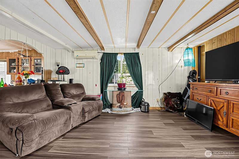 4th image of 9 Poplar Road #13