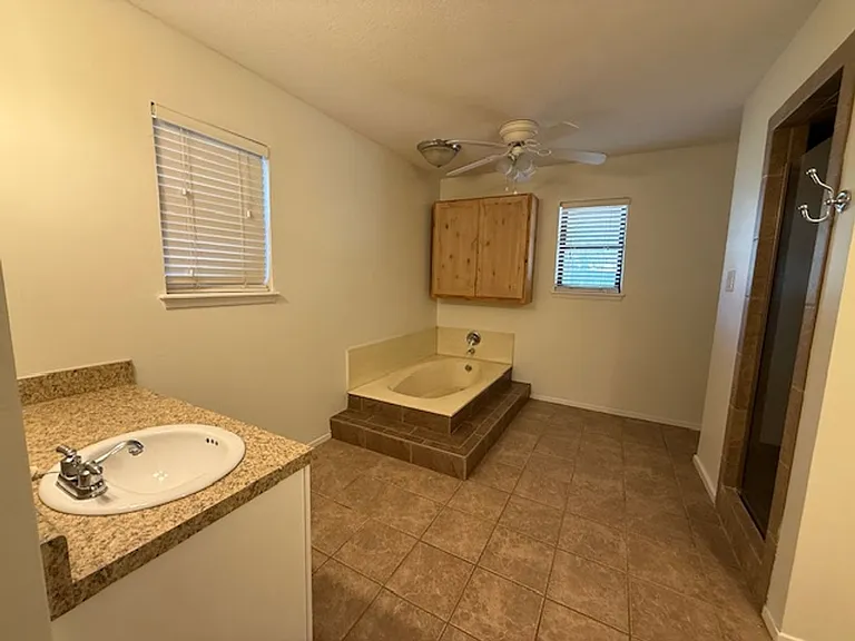 4608 Oak Knoll St — Photo 14