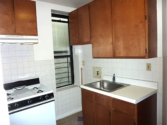 Rented by Brown Harris Stevens | media 8