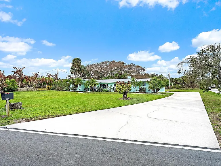 6205 S Indian River Dr — Photo 33