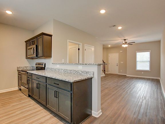 5th image of 1115 Hillwood Dr #E3