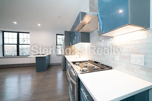 Rented by Sterling Realty Solution Inc | media 9