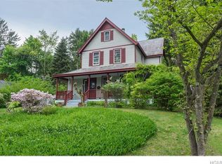10 Ashby Pl, Katonah, NY 10536