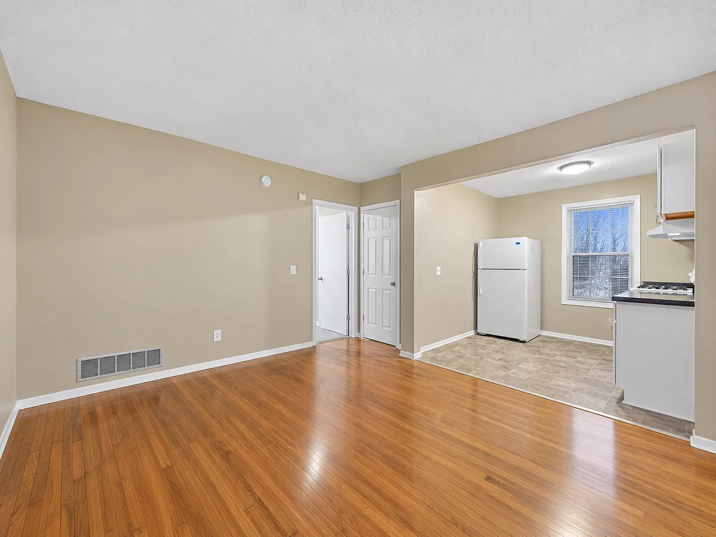 2 bed, $1,549 — Photo 2