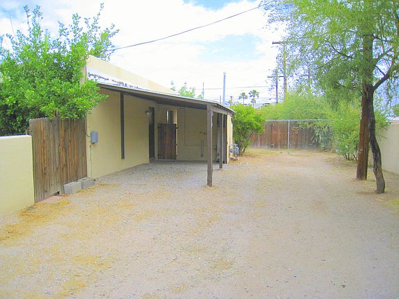 4th image of 3011 E La Madera Dr