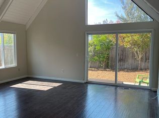 372 Dahlia Dr, Sonoma, CA 95476