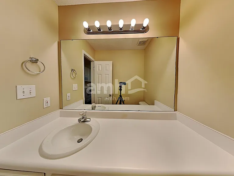 506 Westminster Dr — Photo 15