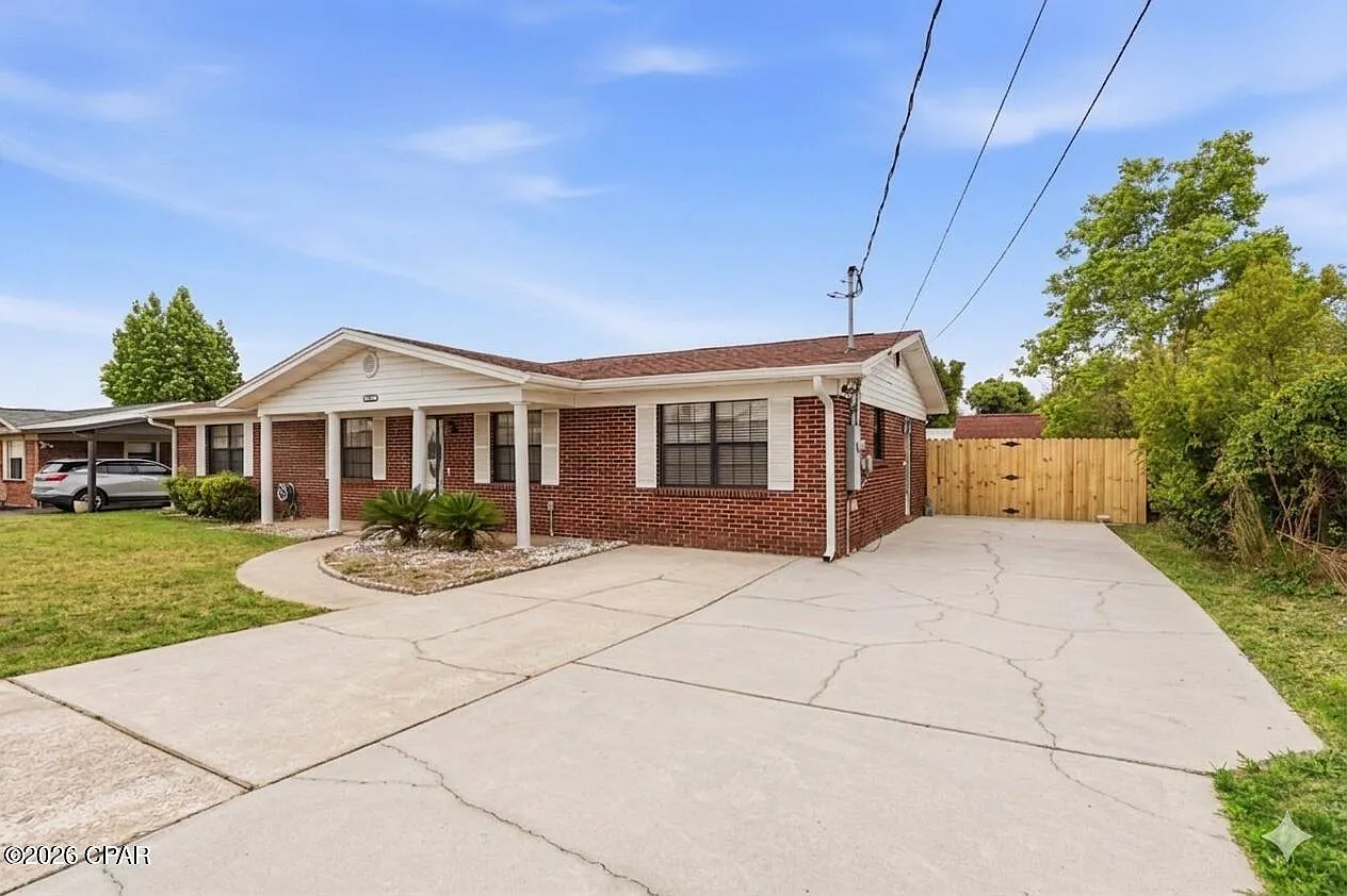 3 bed, 1566 sqft, $1,900 — Photo 3