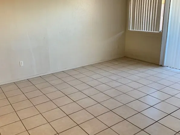 2690 N 43rd Ave #30C, Phoenix, AZ 85009